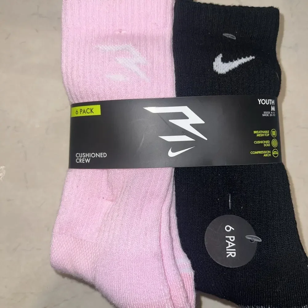 Nike Girl 6 Pair Cushioned Ankle Socks ~ Pink, Black, Gray & White YOUTH 5Y-7Y